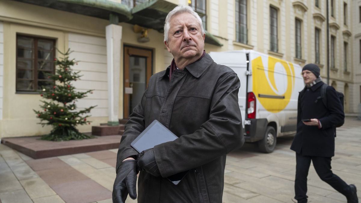 Ministr, co se bude chtít mstít? Kdo je budoucí šéf obrany Zůna